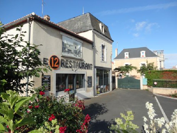 Le 12 Restaurant d'Airvault - Centre-Ville - Parking gratuit