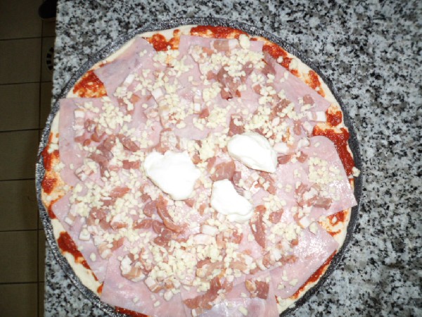 La pizza carbonara